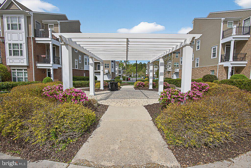 WEST BROAD VILLAGE - Residential