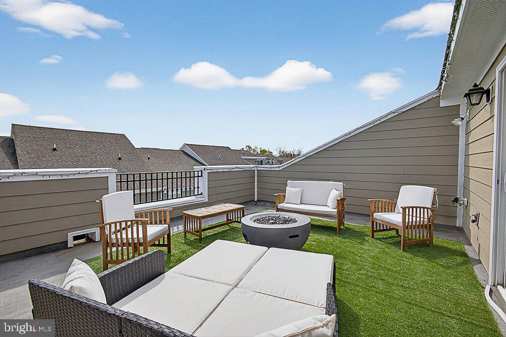 WEST BROAD VILLAGE - Residential