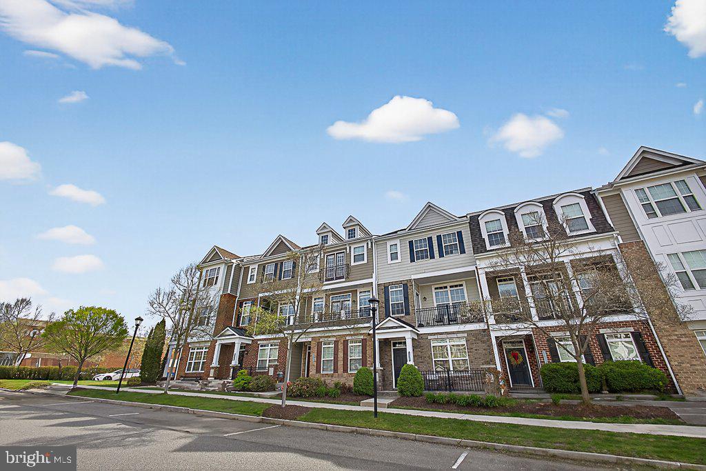 WEST BROAD VILLAGE - Residential