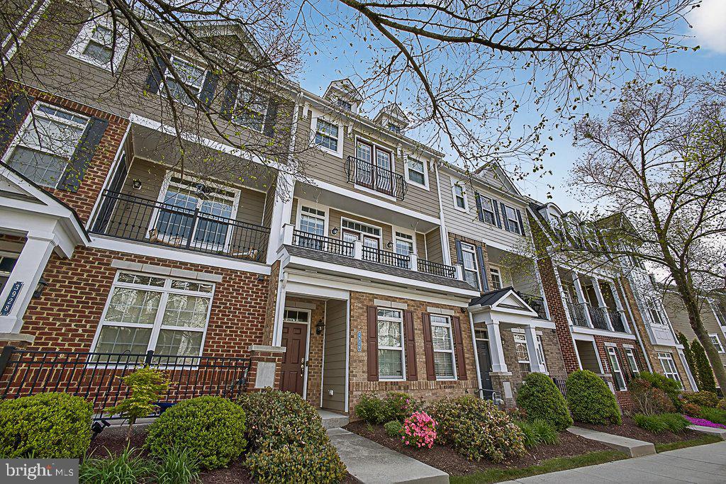 WEST BROAD VILLAGE - Residential