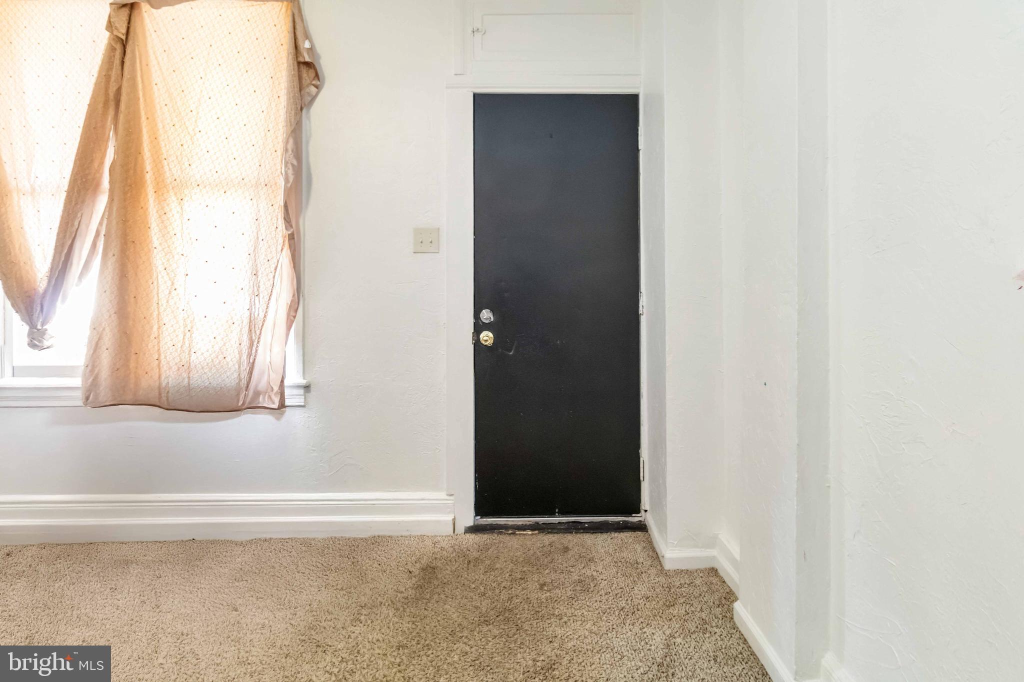 414 S PERSHING AVENUE