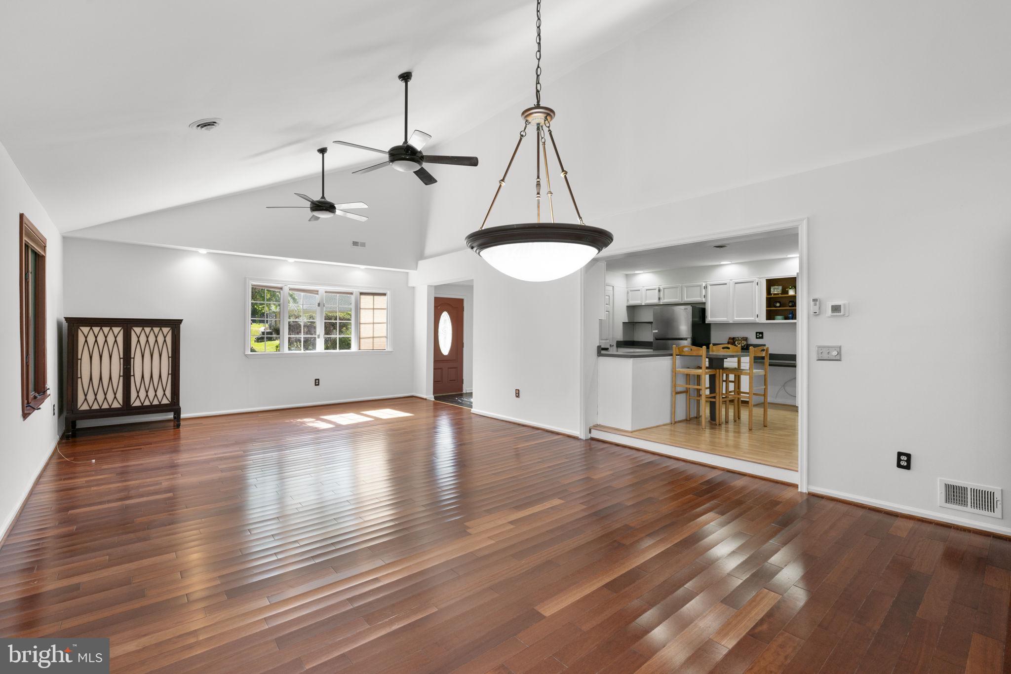 KNOLLWOOD - Residential