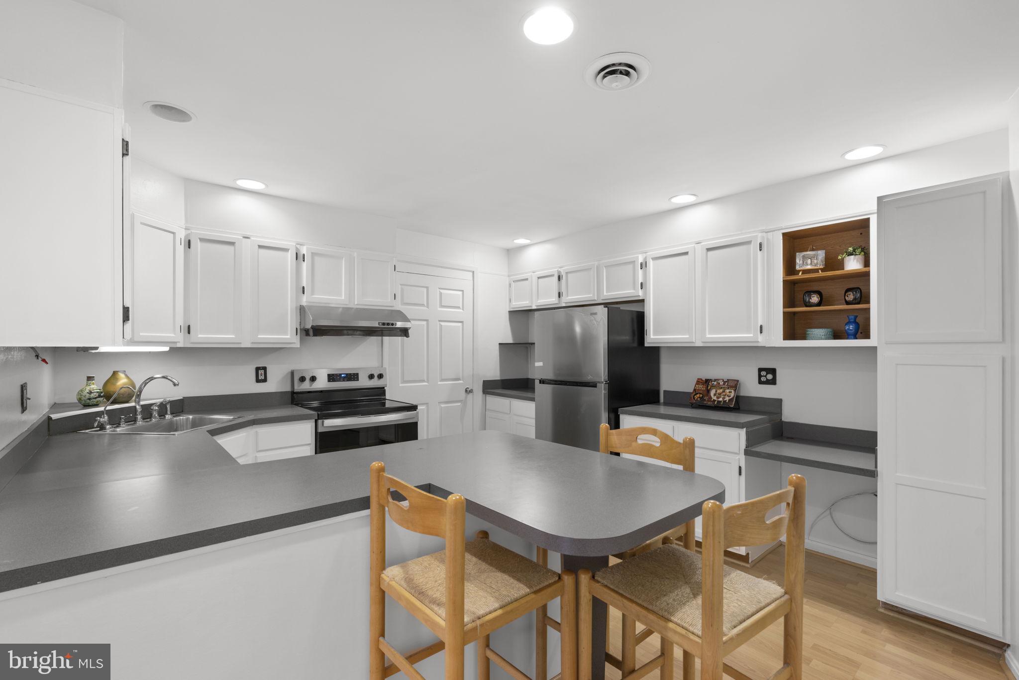 KNOLLWOOD - Residential