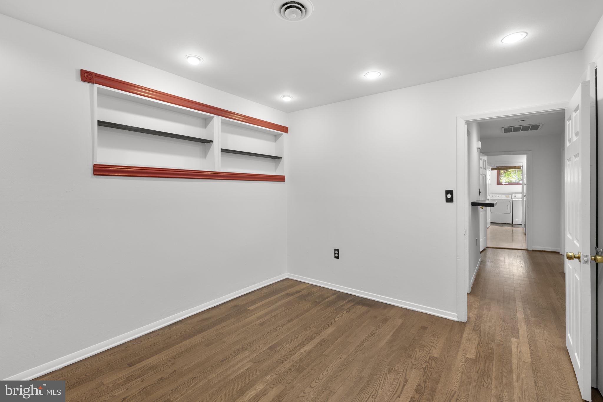 KNOLLWOOD - Residential