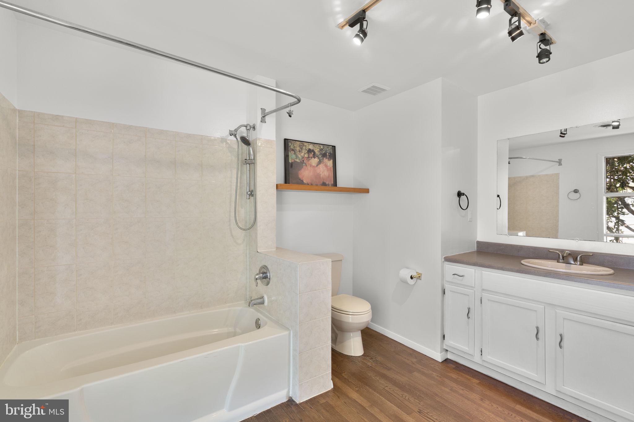 KNOLLWOOD - Residential