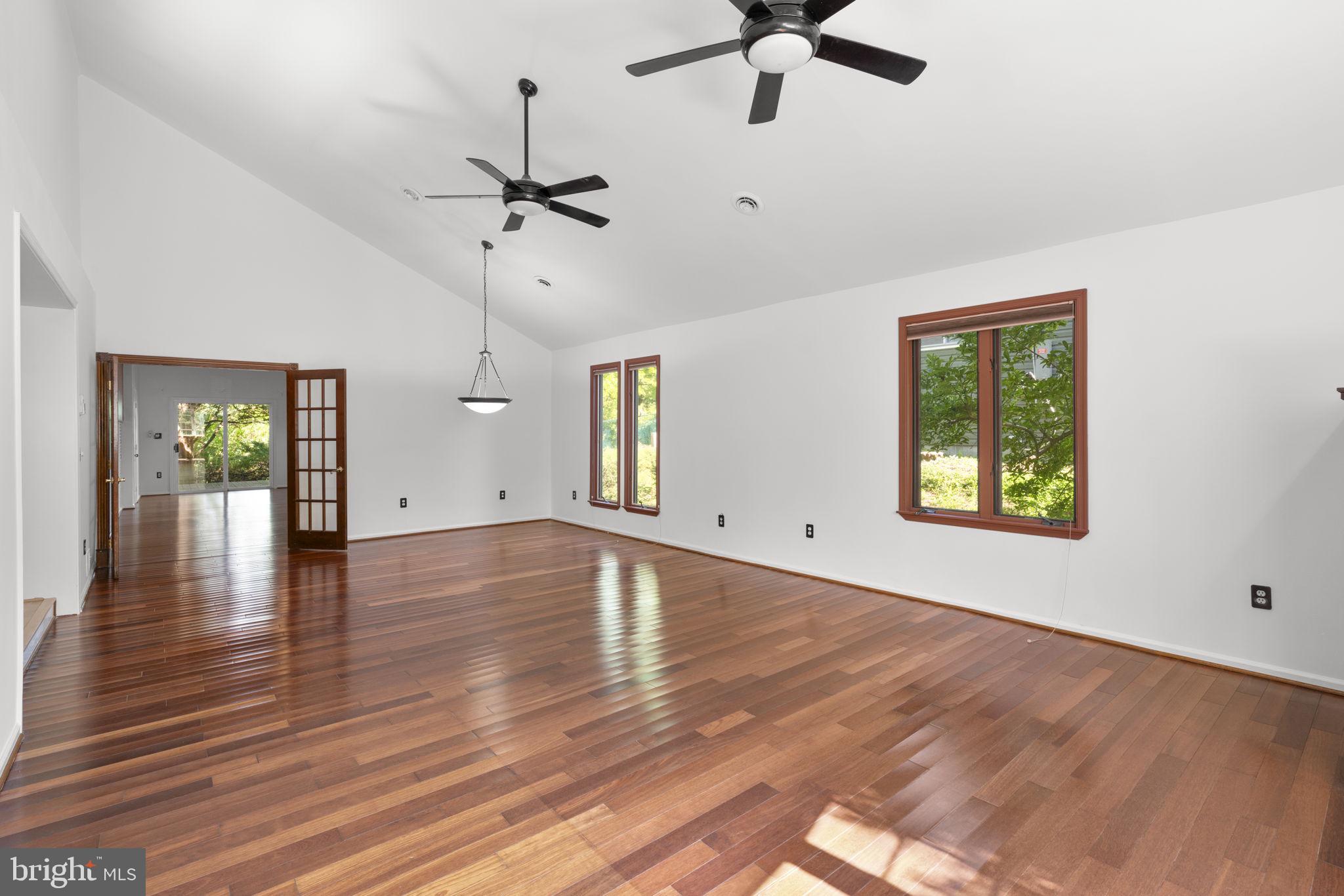 KNOLLWOOD - Residential