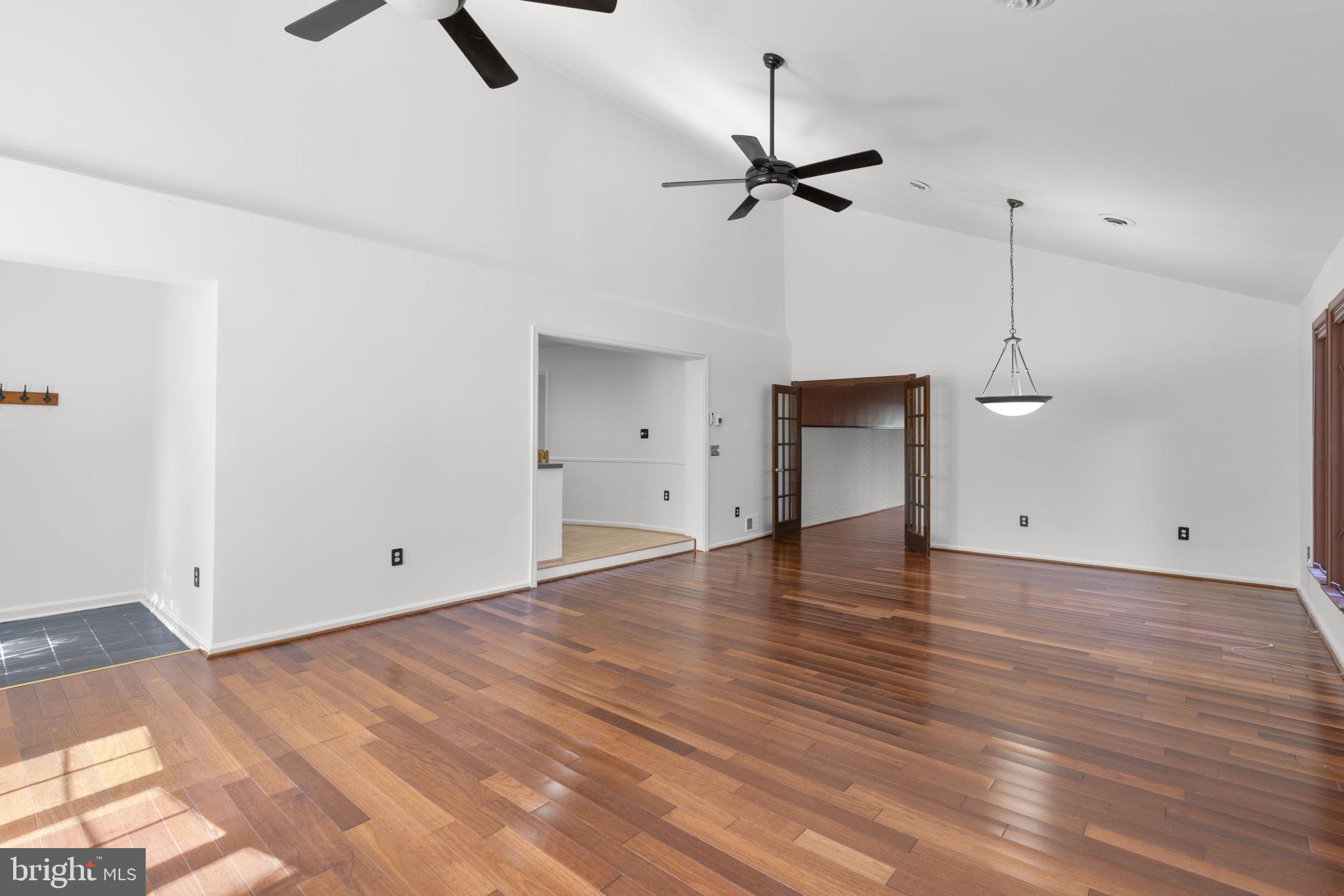 KNOLLWOOD - Residential