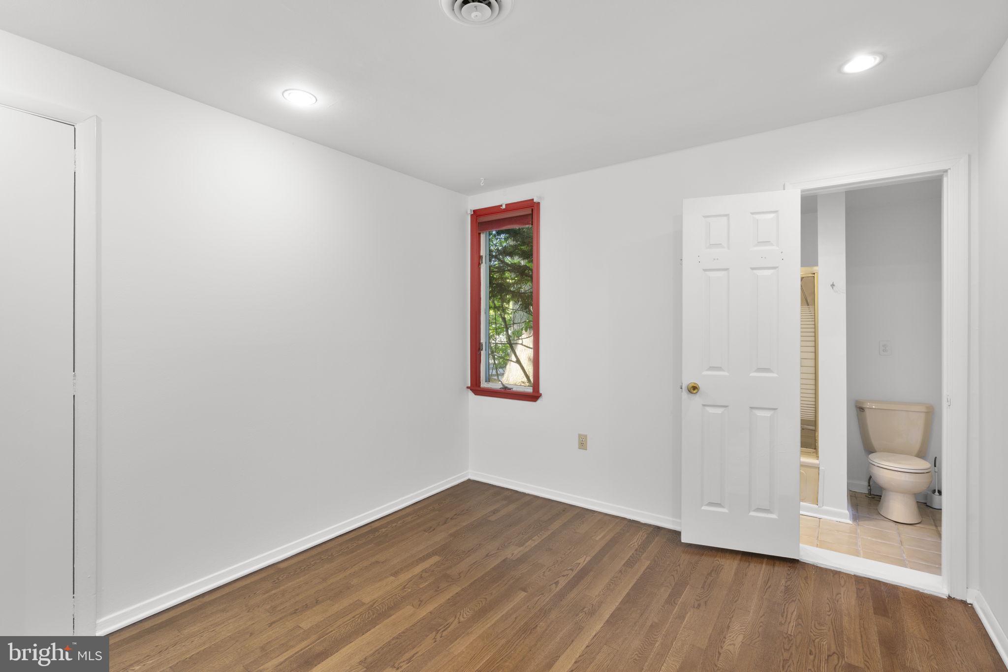 KNOLLWOOD - Residential