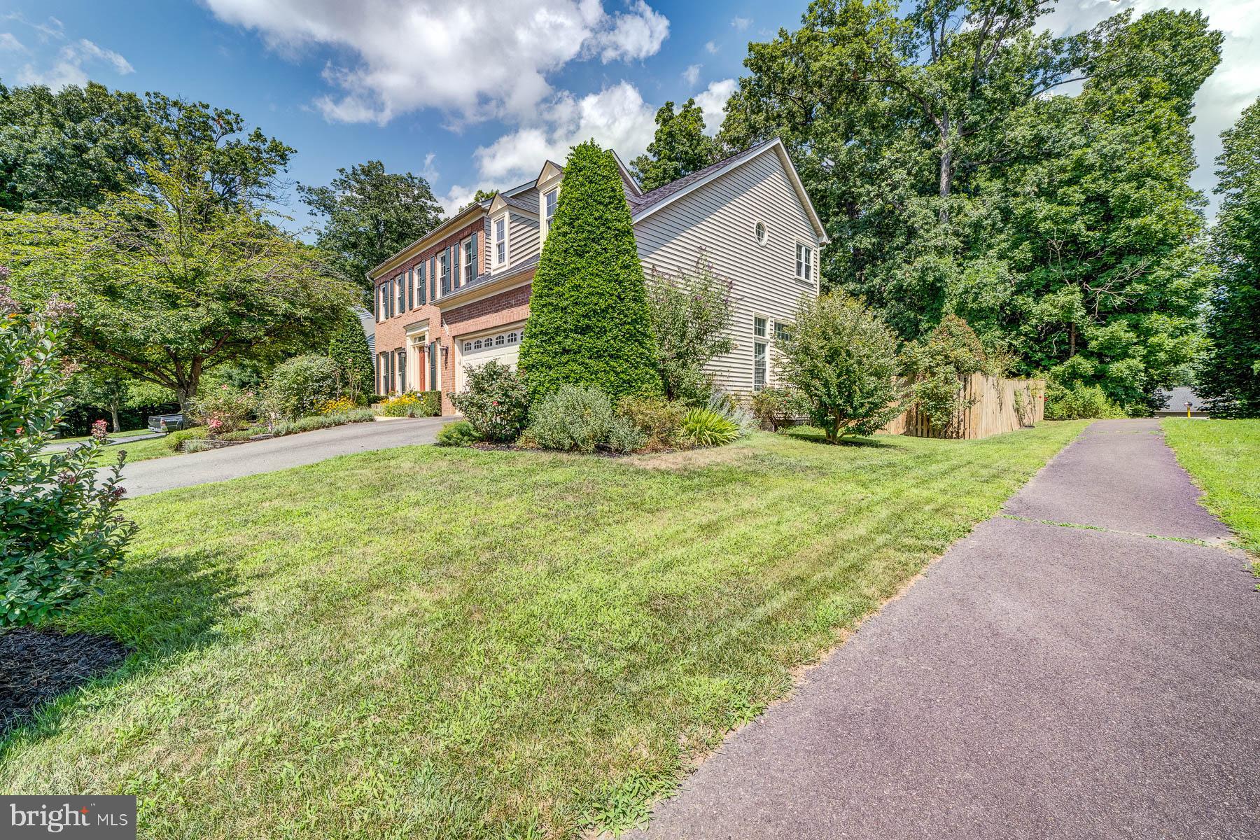 FAIR LAKES GLEN - Residential