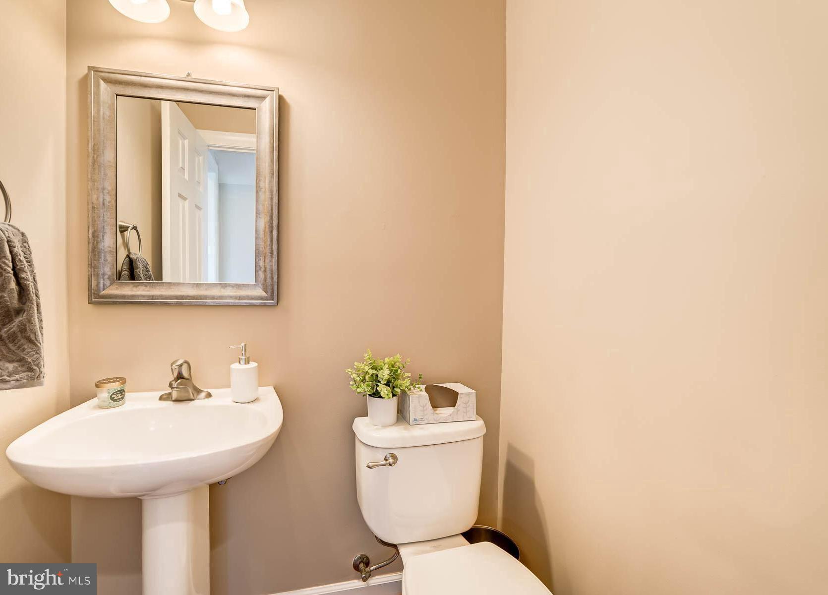 FAIR LAKES GLEN - Residential