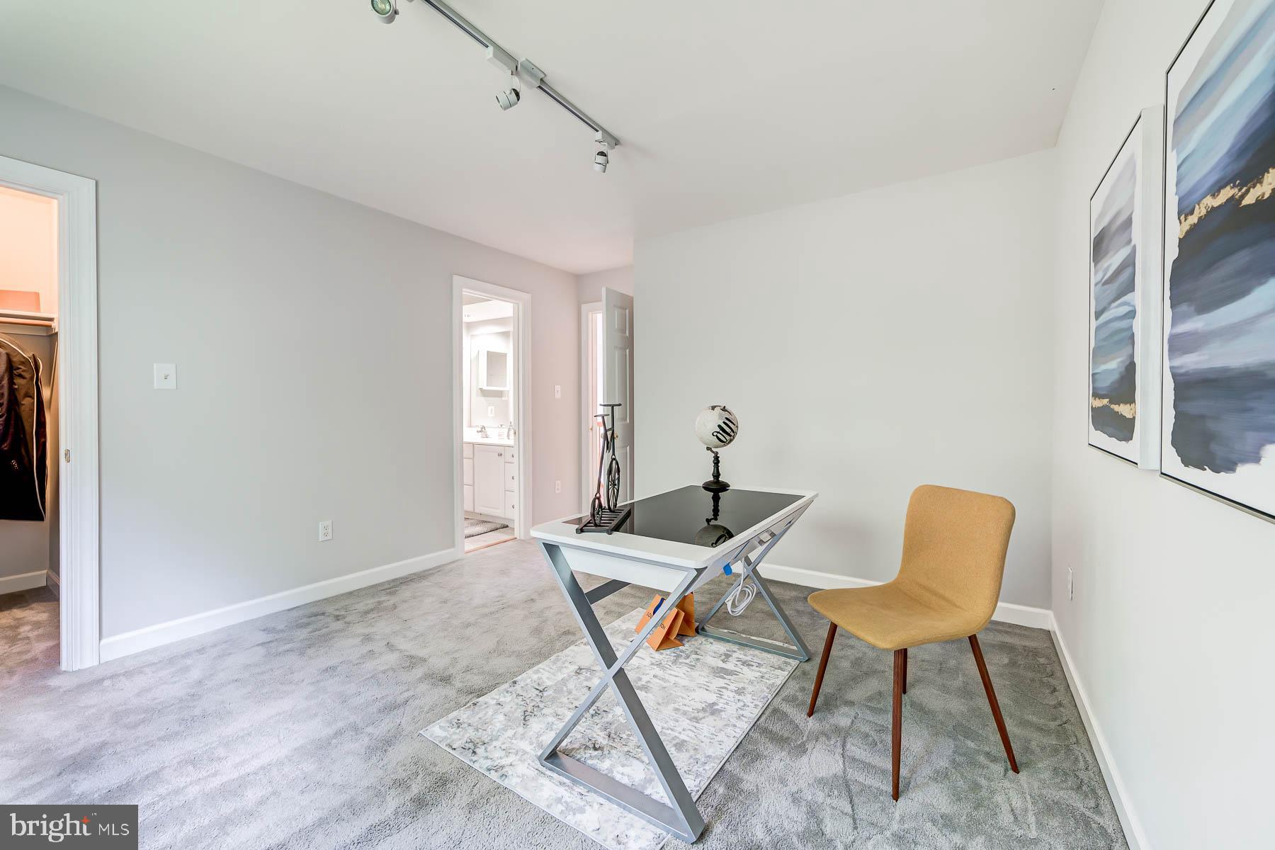 FAIR LAKES GLEN - Residential