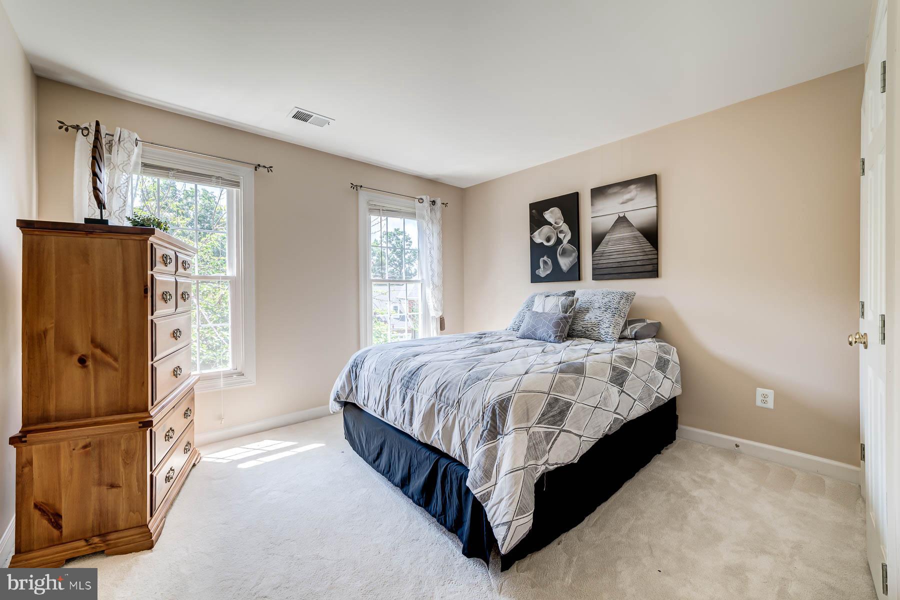 FAIR LAKES GLEN - Residential