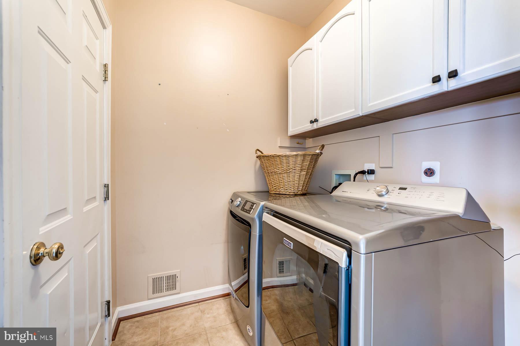 FAIR LAKES GLEN - Residential