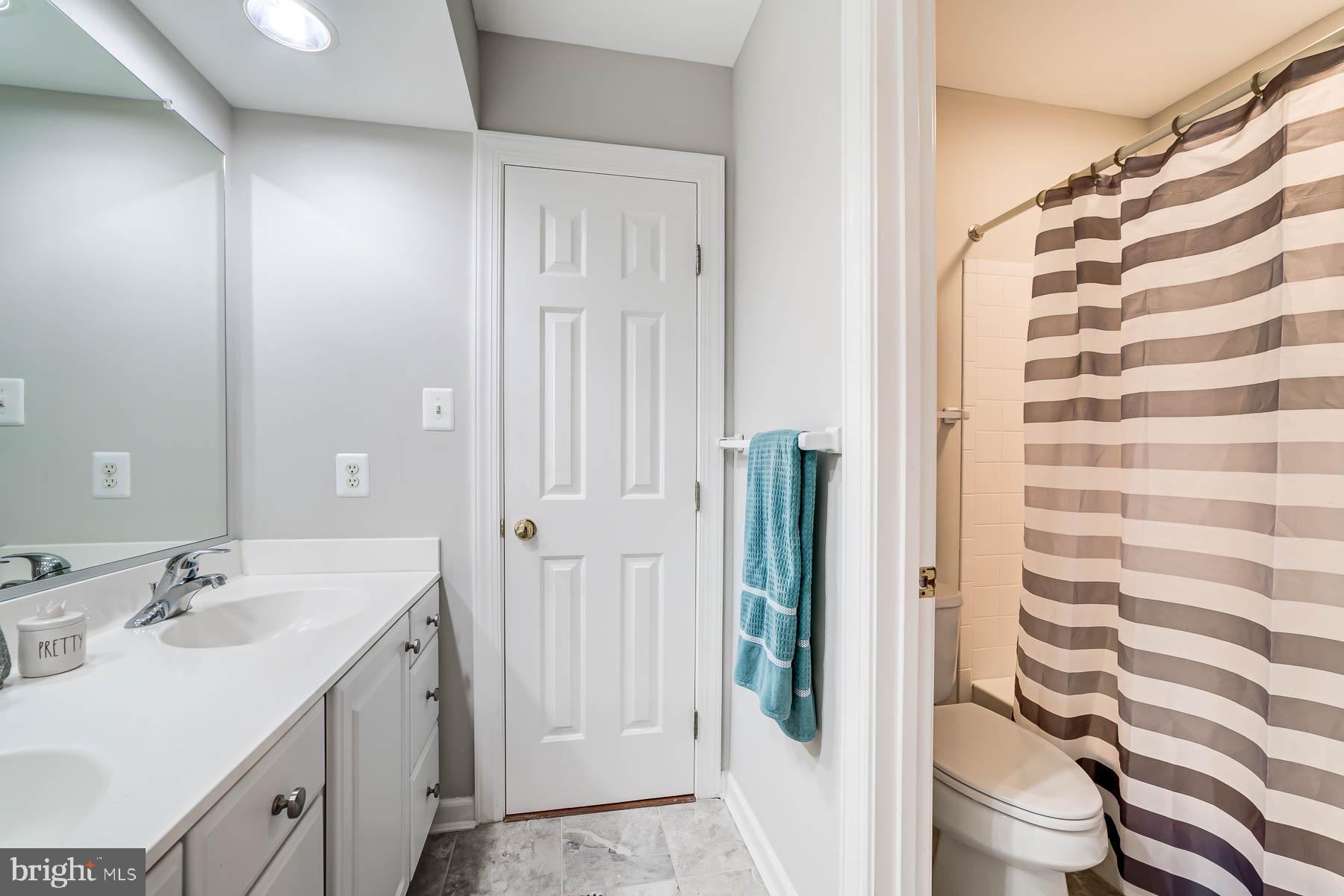 FAIR LAKES GLEN - Residential