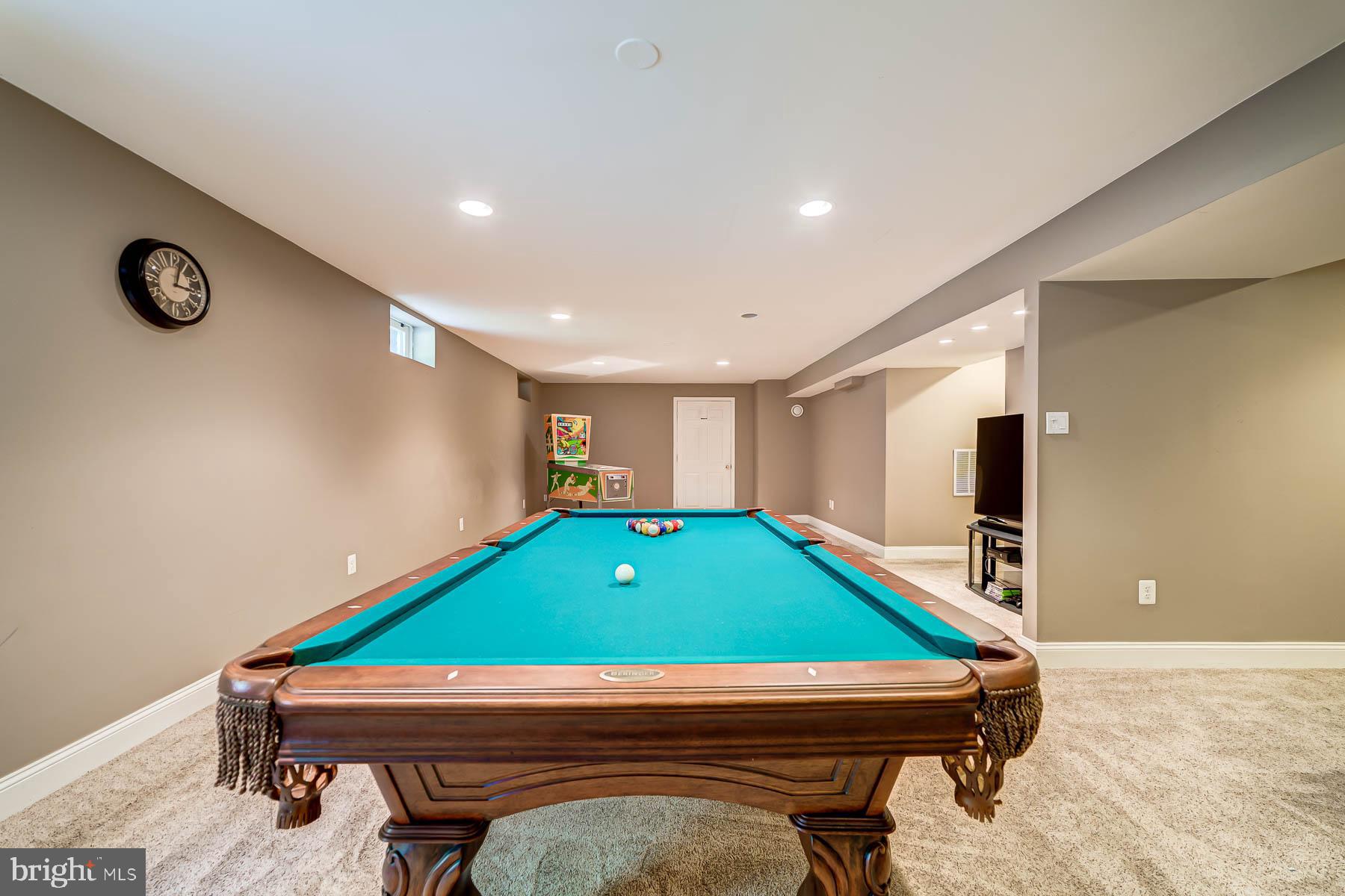 FAIR LAKES GLEN - Residential