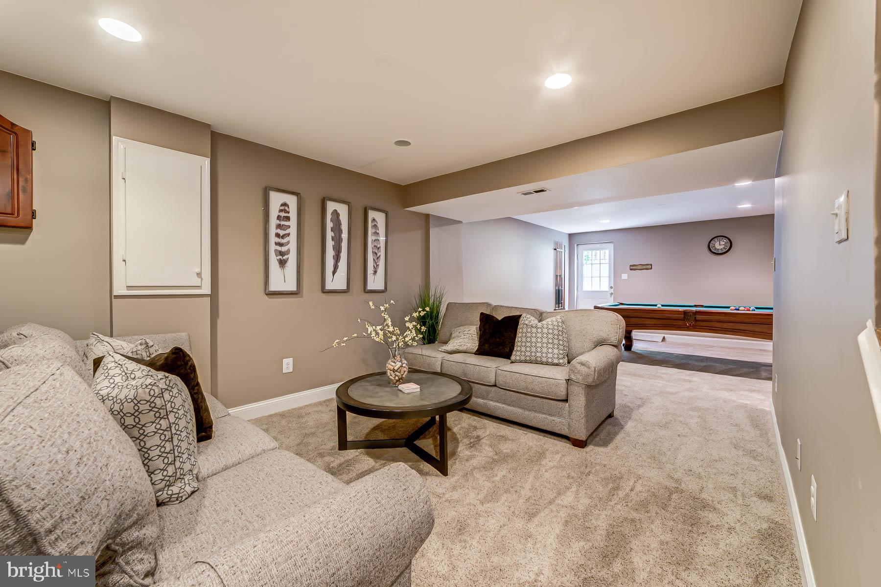 FAIR LAKES GLEN - Residential