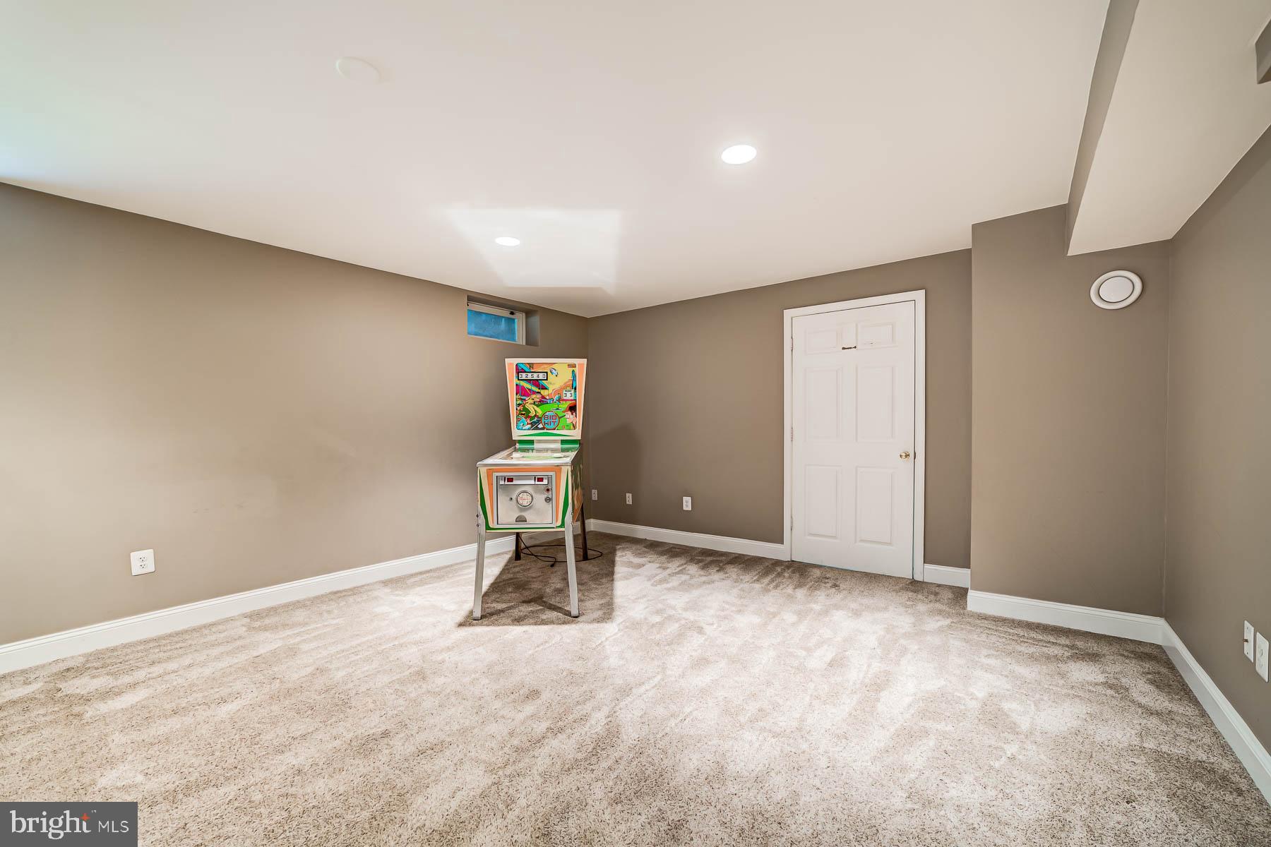 FAIR LAKES GLEN - Residential