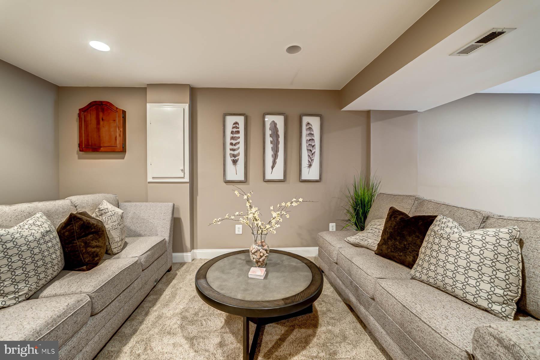 FAIR LAKES GLEN - Residential