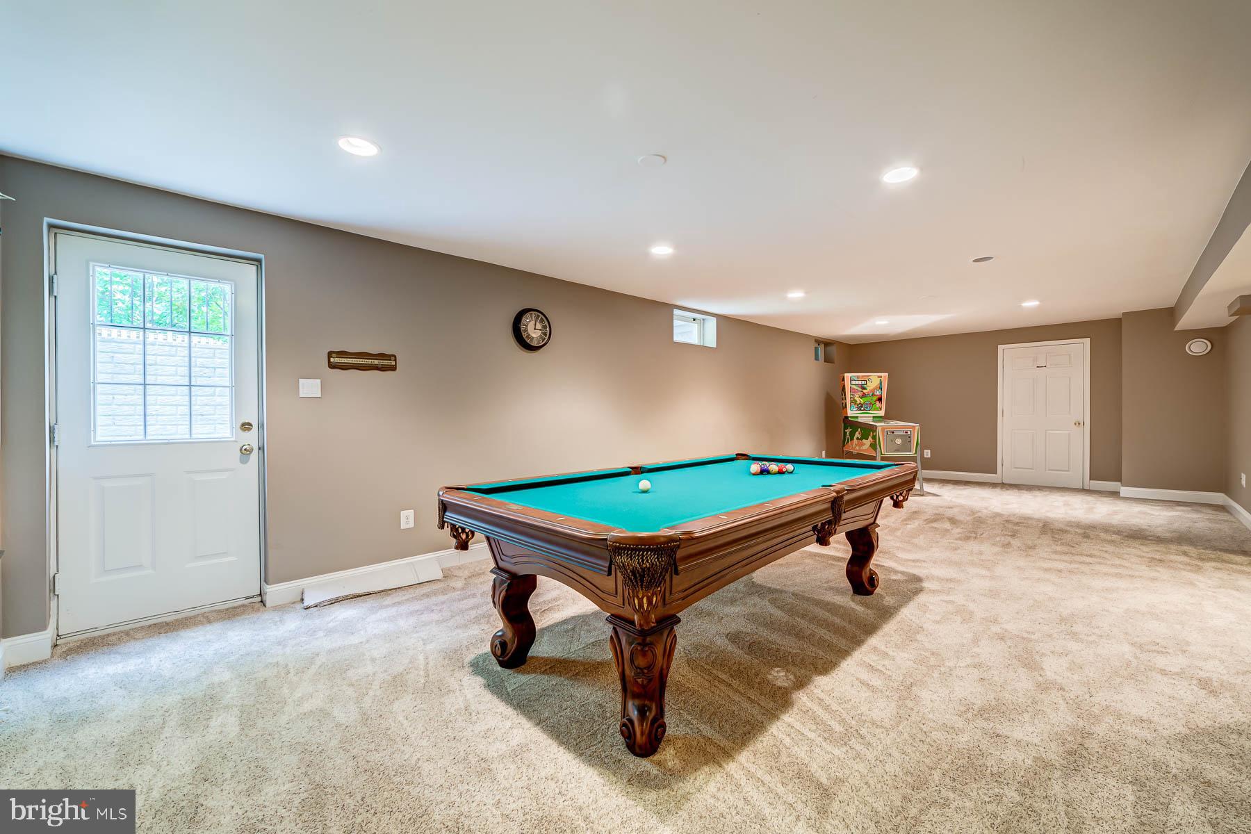 FAIR LAKES GLEN - Residential