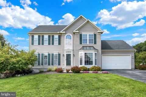 Homes For Sale - 6310 Lauren Lane<br/> SPRING GROVE, PA 17362