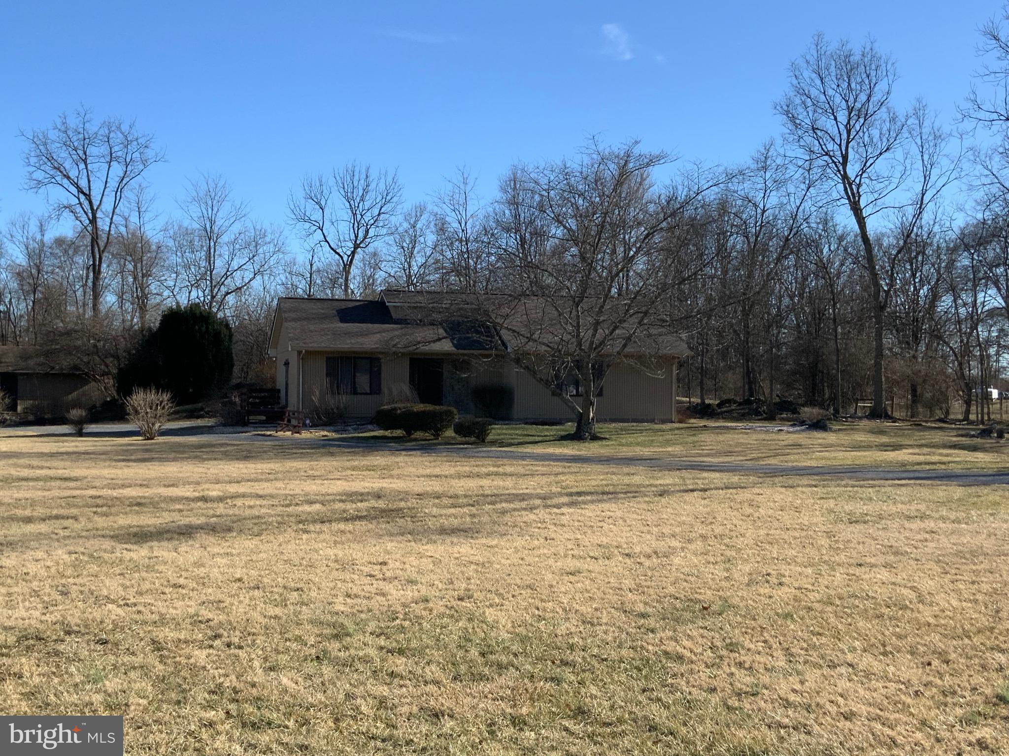 CHENOWETH HILLS - Residential Lease