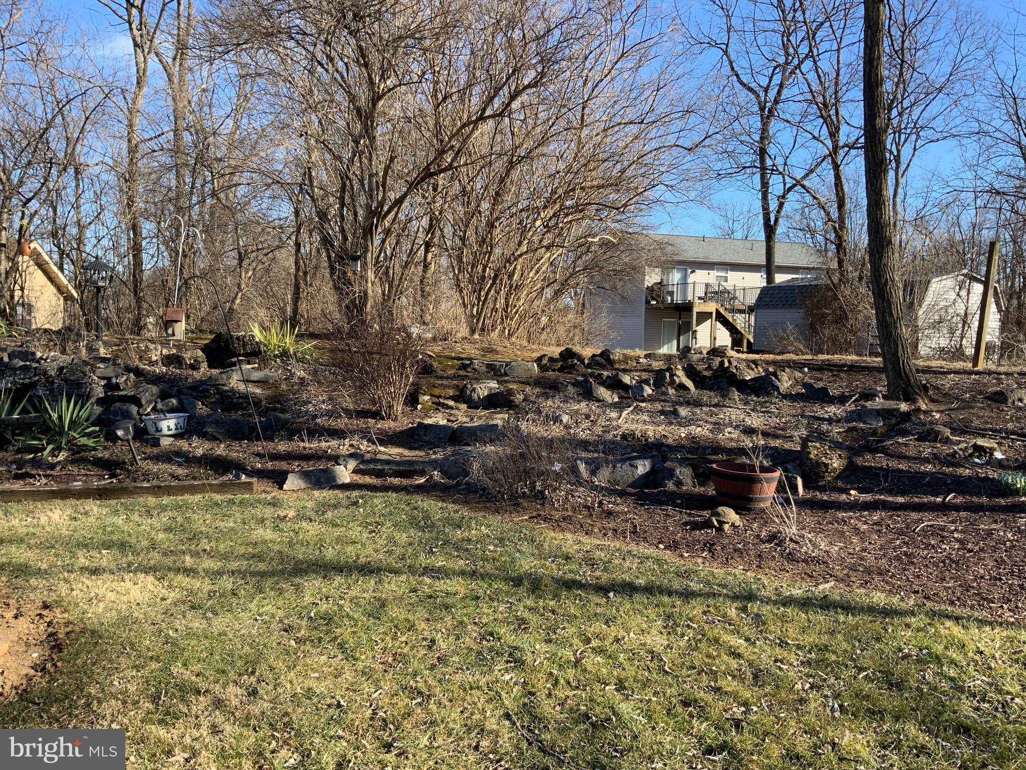 CHENOWETH HILLS - Residential Lease