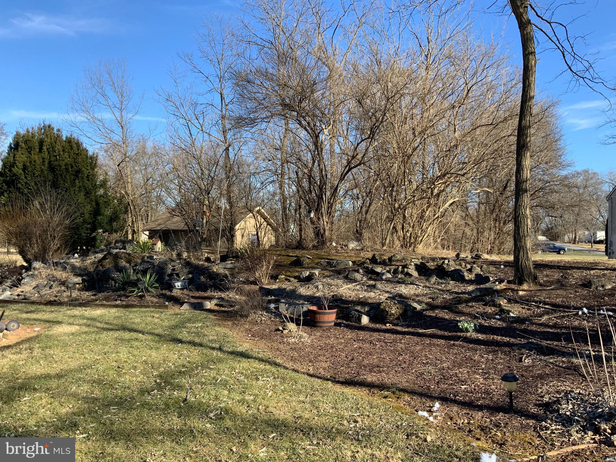 CHENOWETH HILLS - Residential Lease