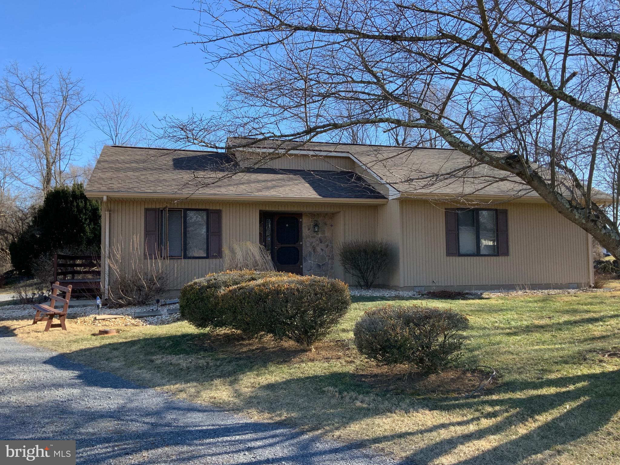 CHENOWETH HILLS - Residential Lease