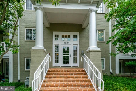 Condo For Rent - 4179 S Four Mile Run Drive #302<br/> ARLINGTON, VA 22204