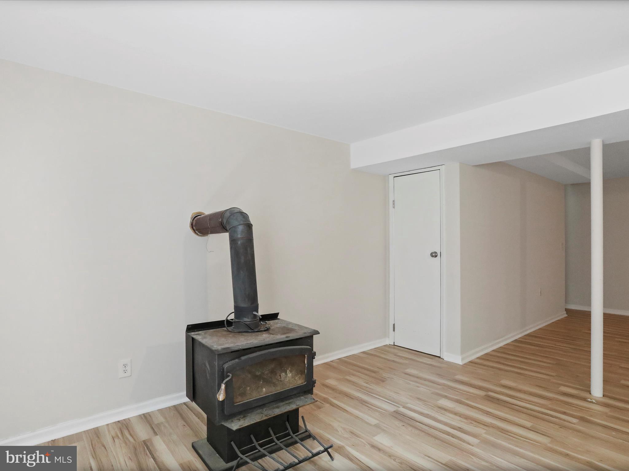 RIVERSIDE ACRES - Residential