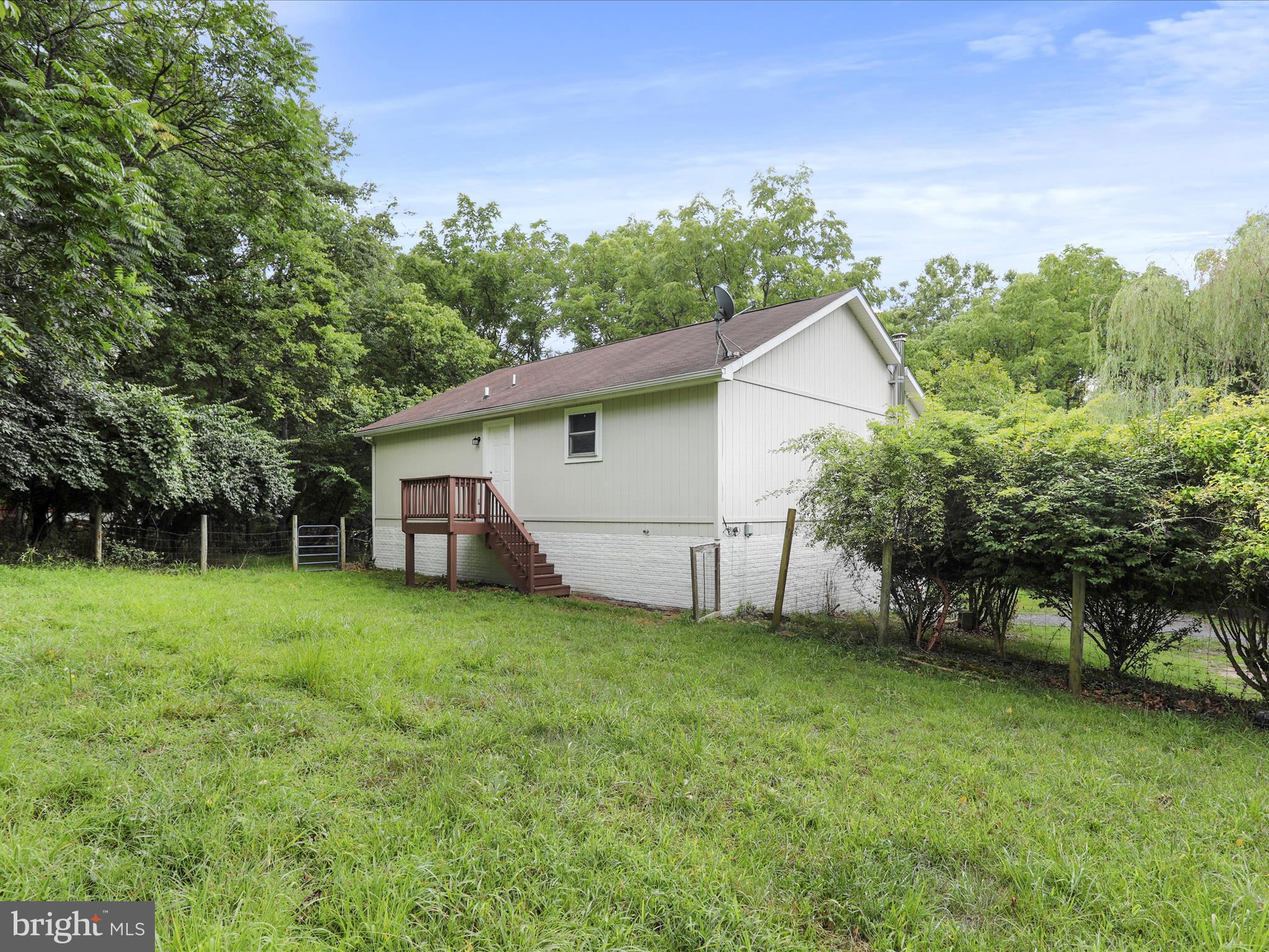 RIVERSIDE ACRES - Residential