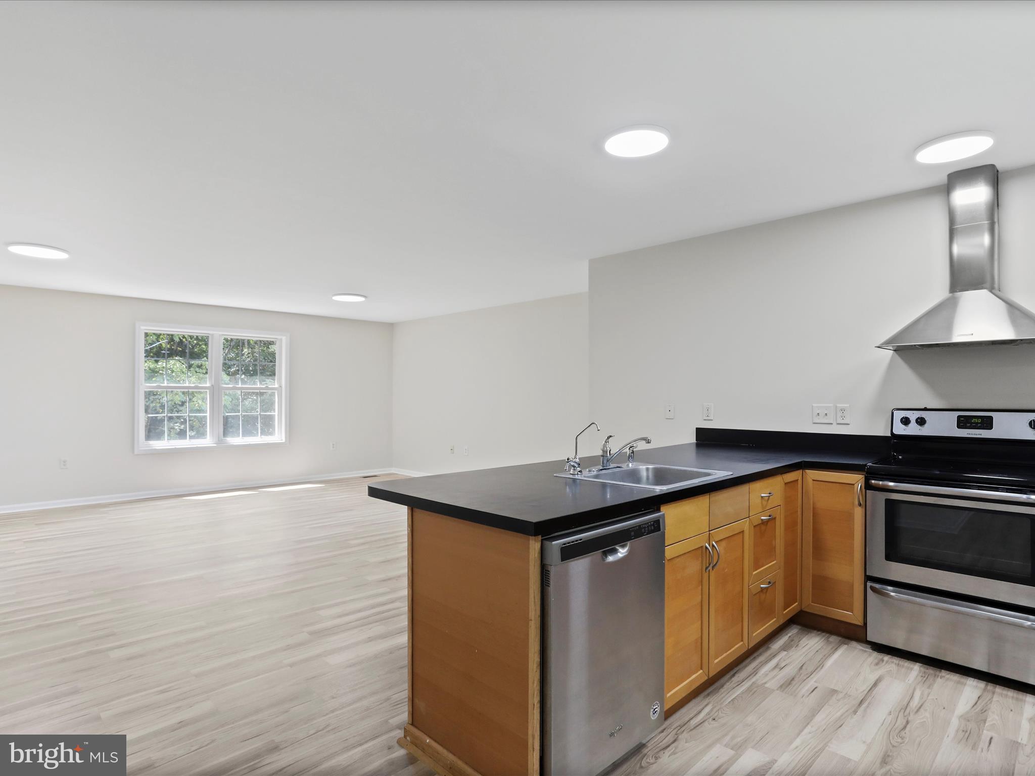 RIVERSIDE ACRES - Residential