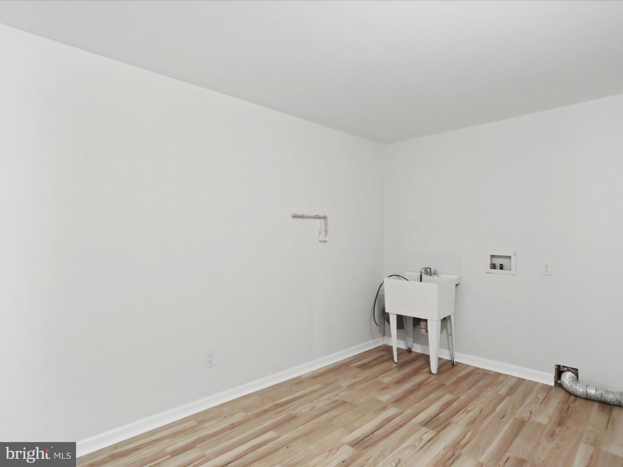 RIVERSIDE ACRES - Residential