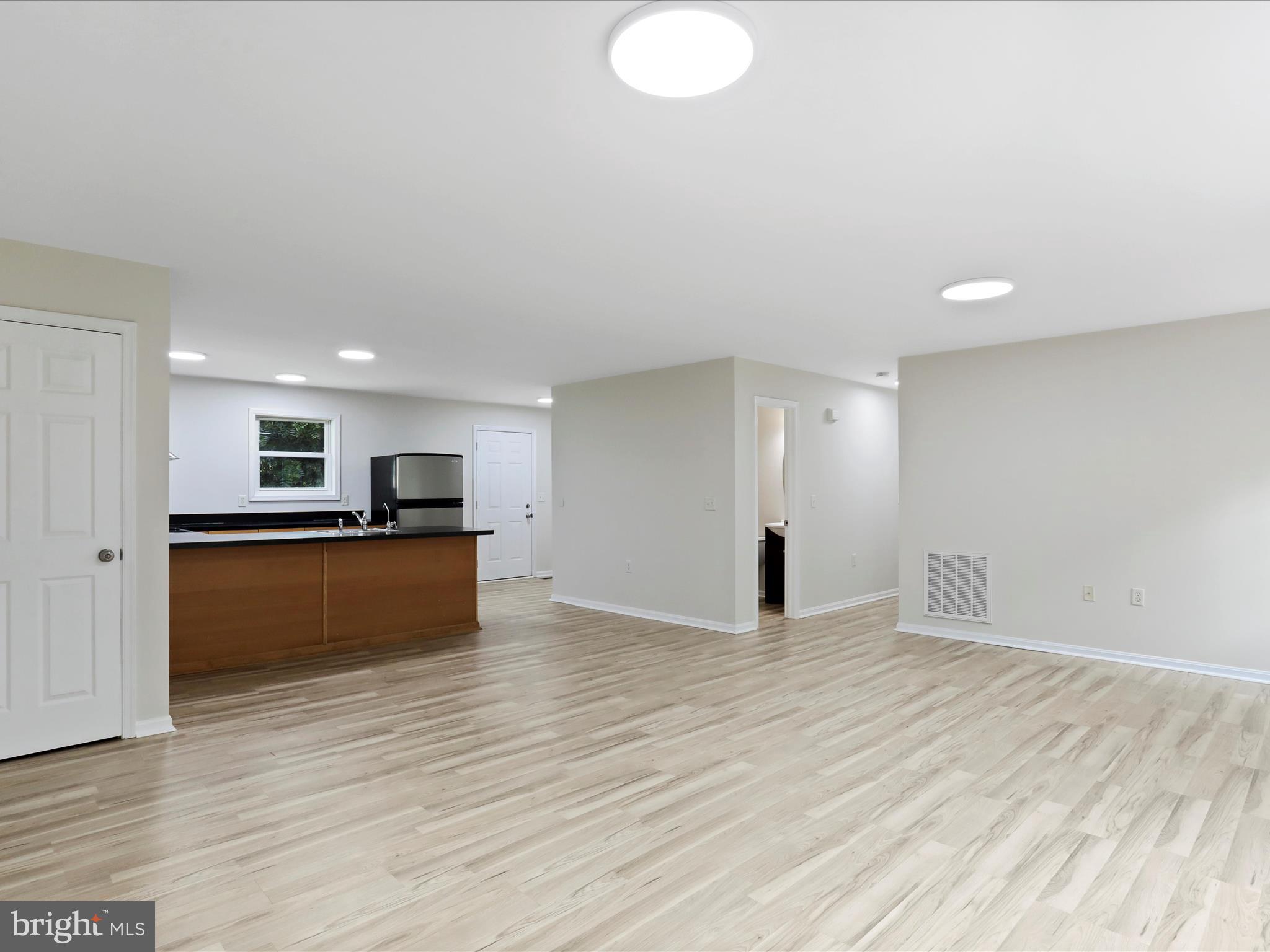 RIVERSIDE ACRES - Residential