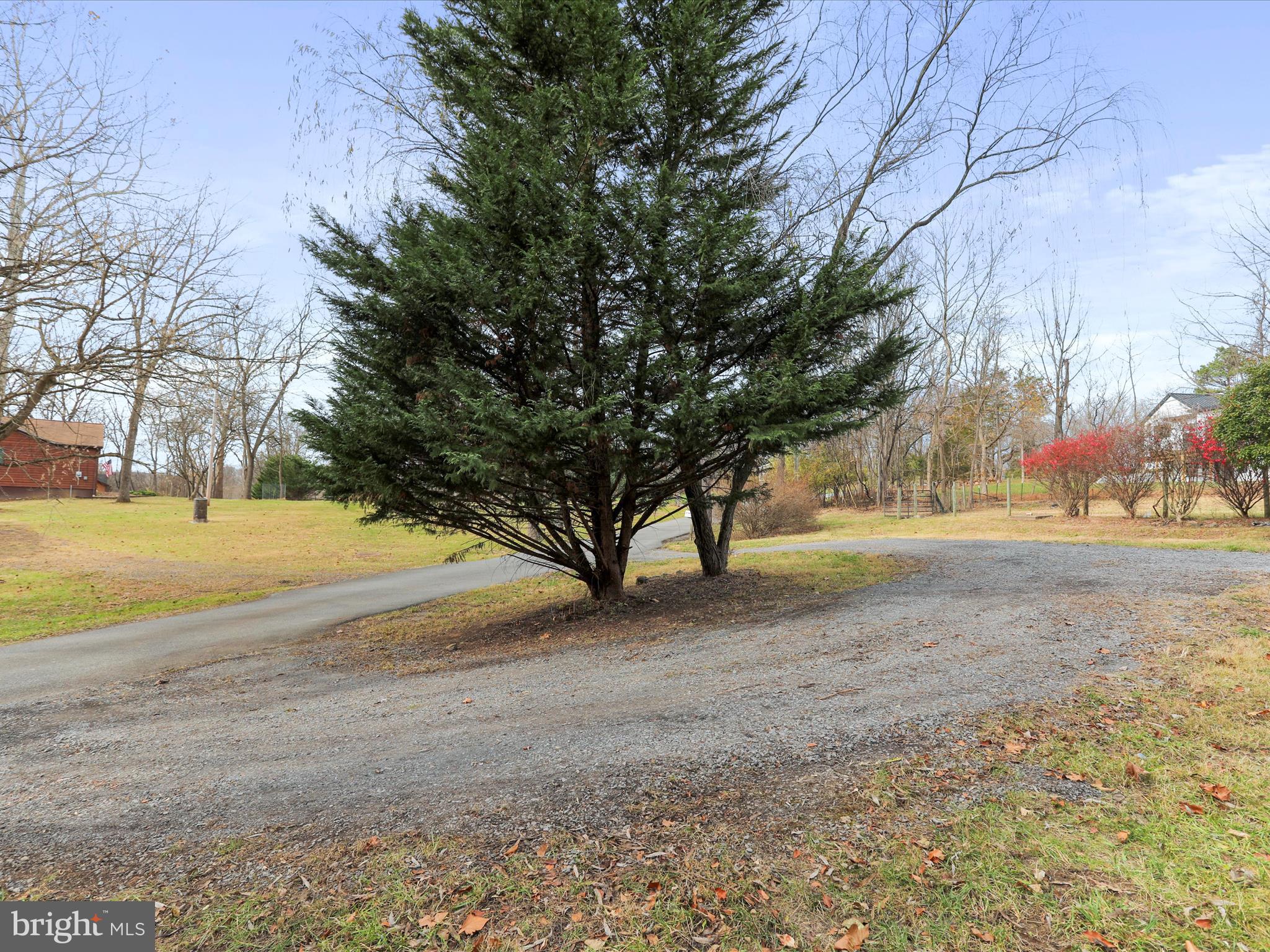 RIVERSIDE ACRES - Residential