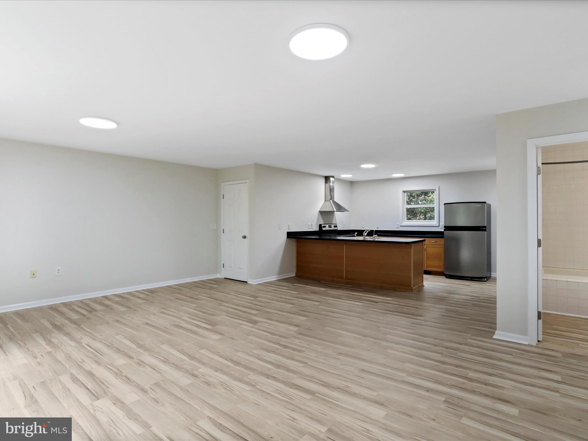 RIVERSIDE ACRES - Residential