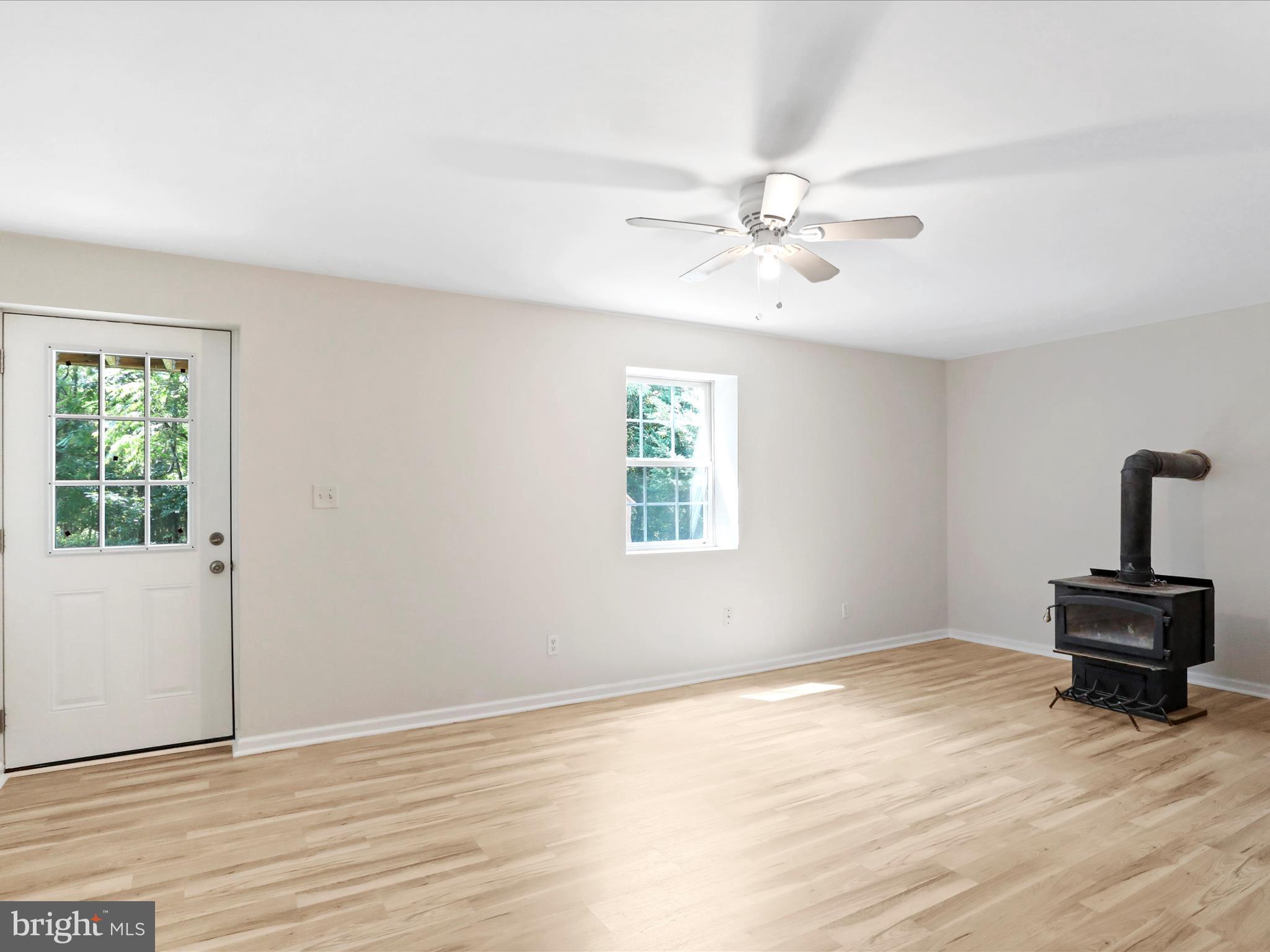 RIVERSIDE ACRES - Residential