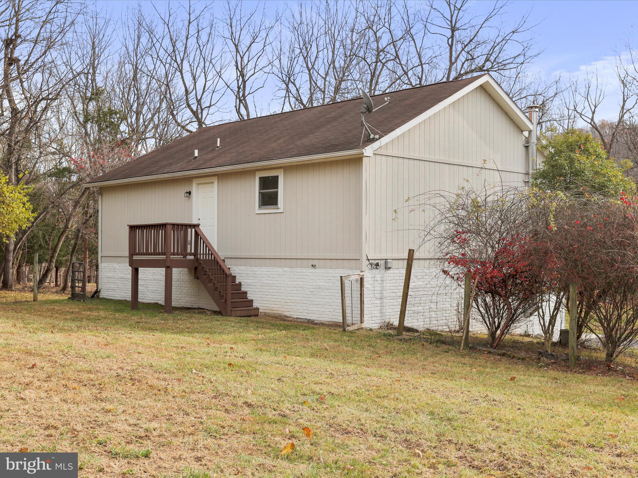 RIVERSIDE ACRES - Residential