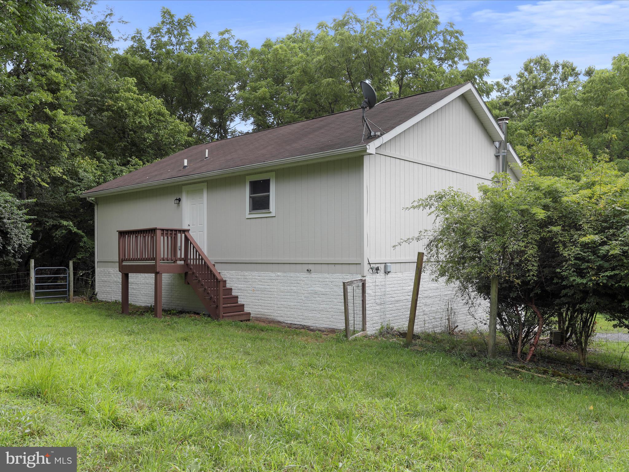 RIVERSIDE ACRES - Residential