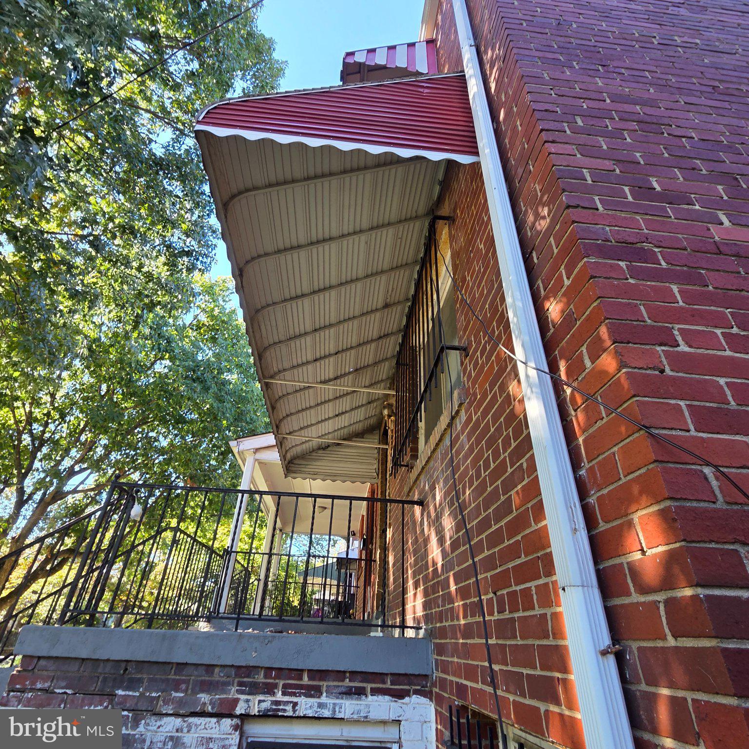 530 OAKWOOD STREET SE