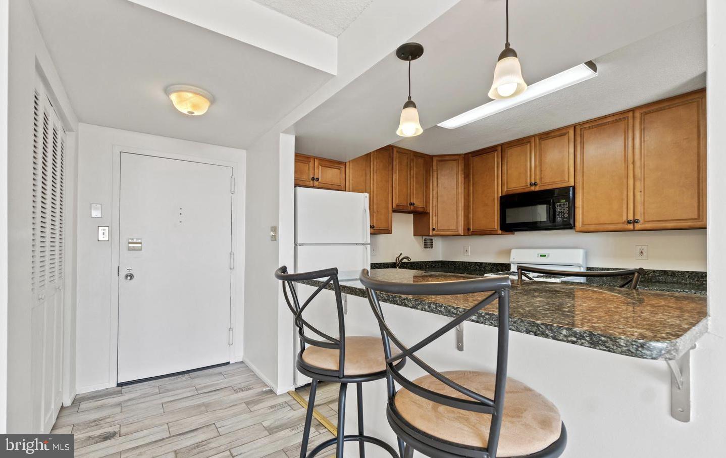 AMERICANA CENTRE - Residential Lease