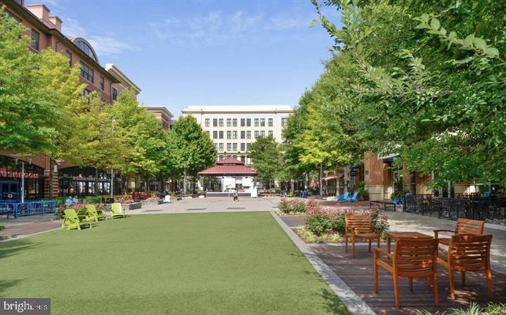 AMERICANA CENTRE - Residential Lease