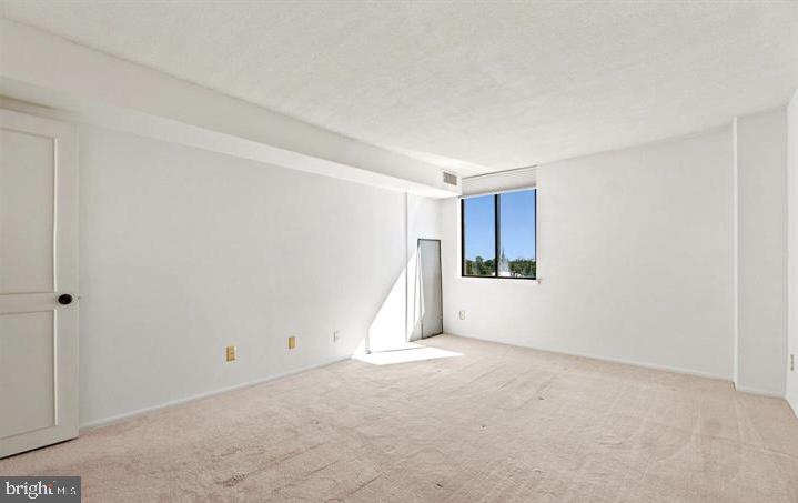 AMERICANA CENTRE - Residential Lease