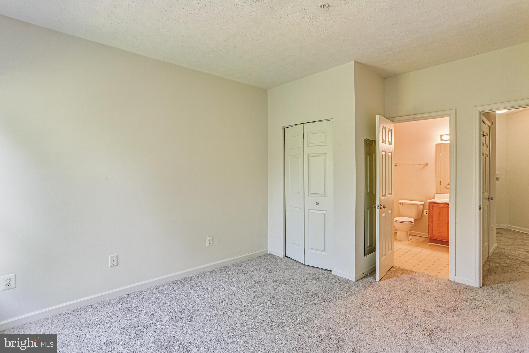 VILLAGE GREEN - Residential