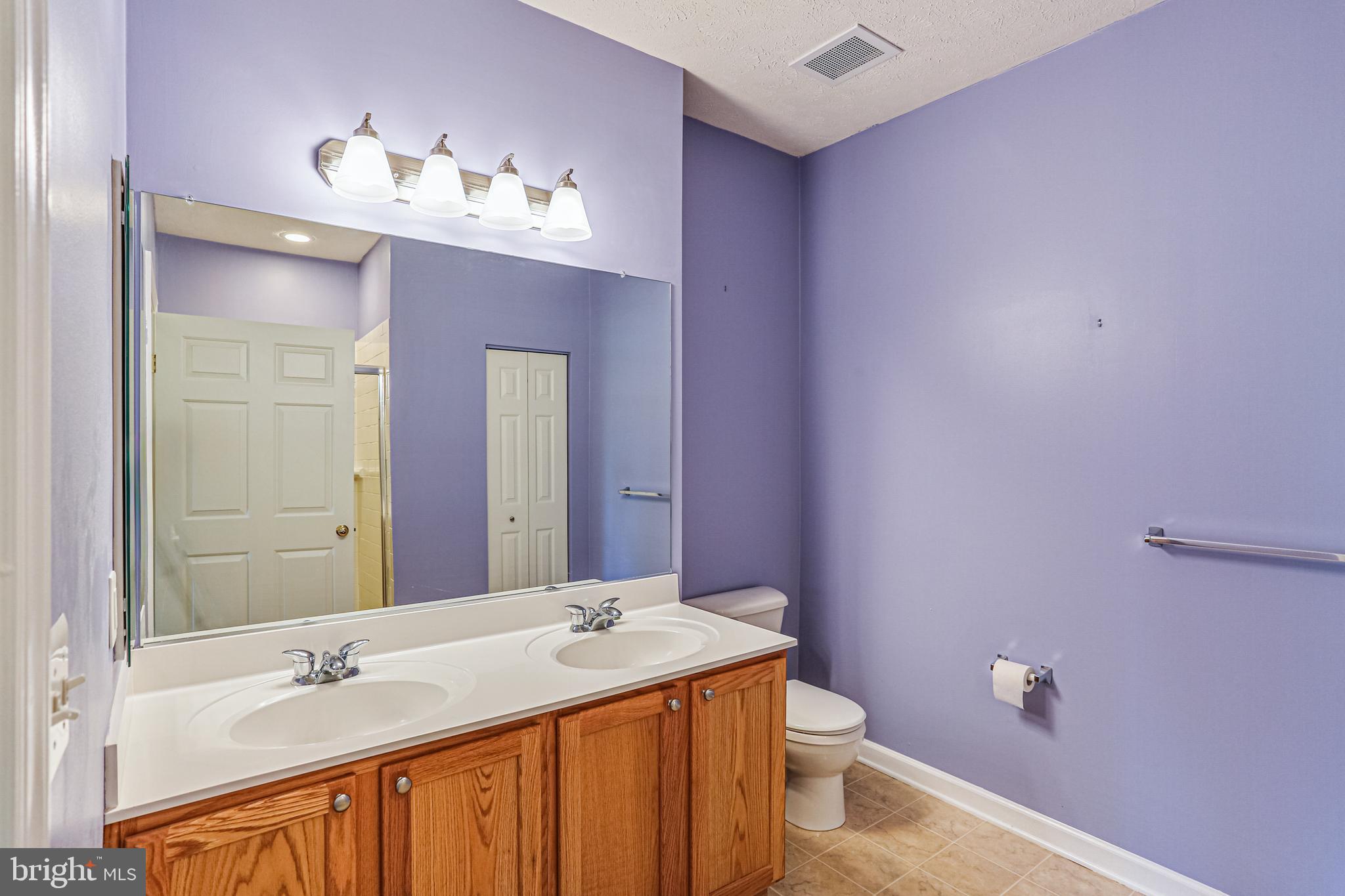 VILLAGE GREEN - Residential