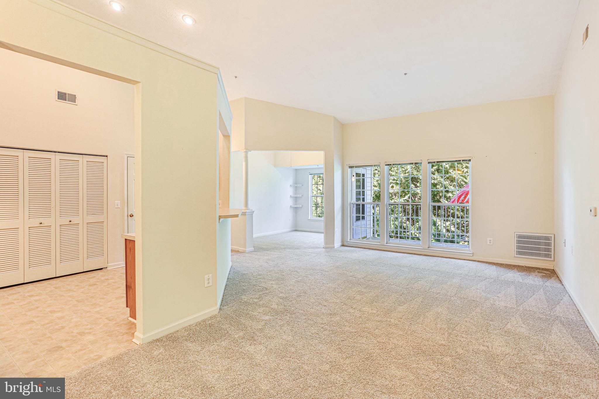 VILLAGE GREEN - Residential