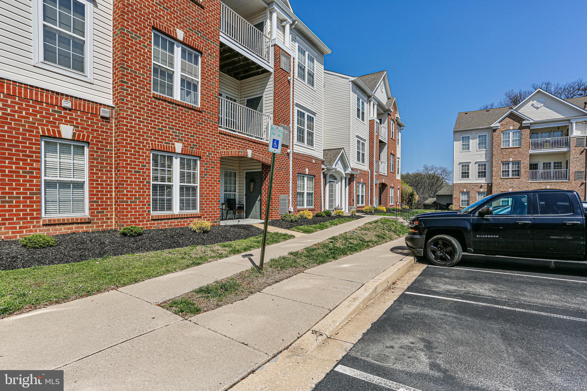 VILLAGE GREEN - Residential