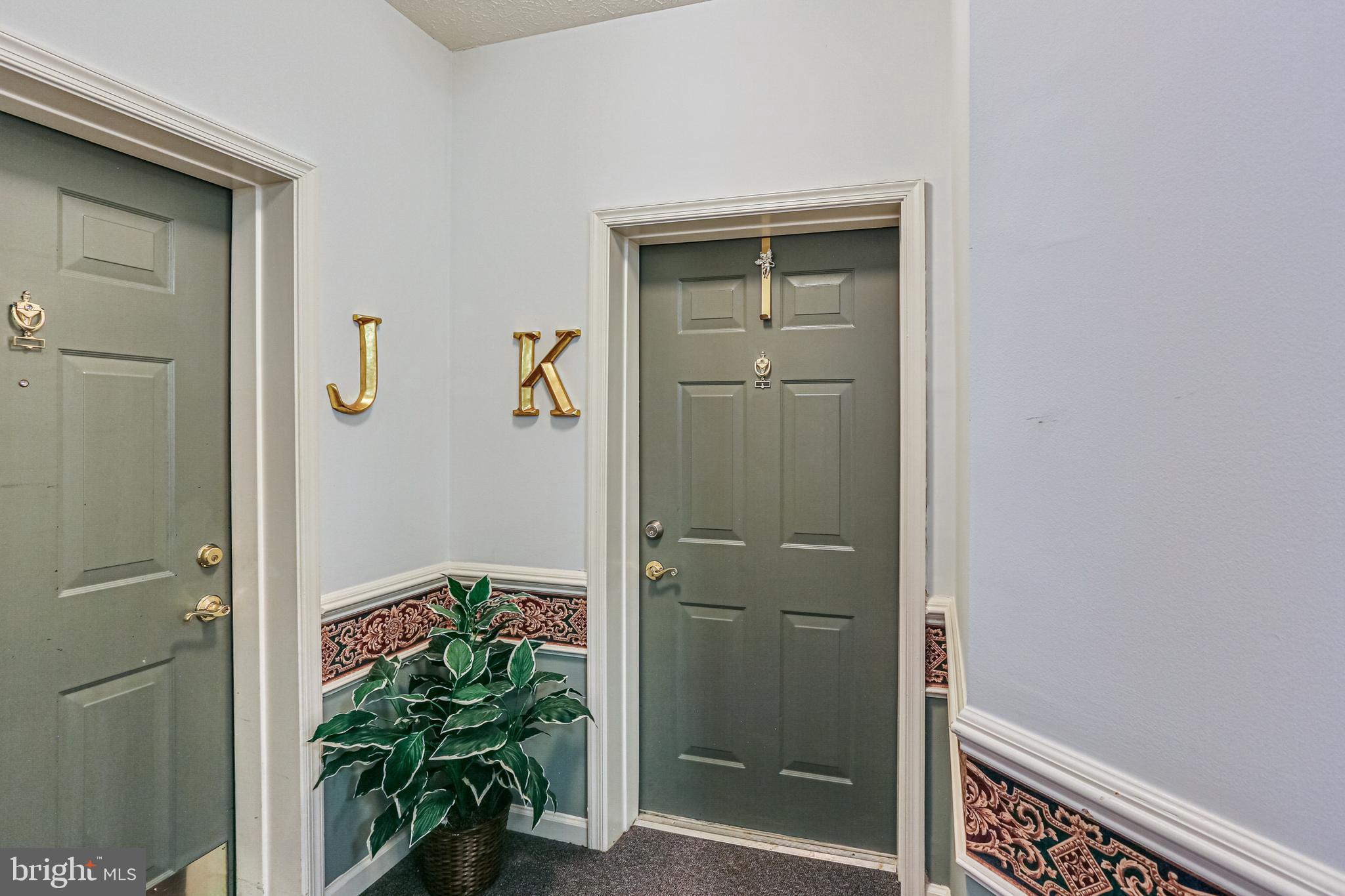 VILLAGE GREEN - Residential