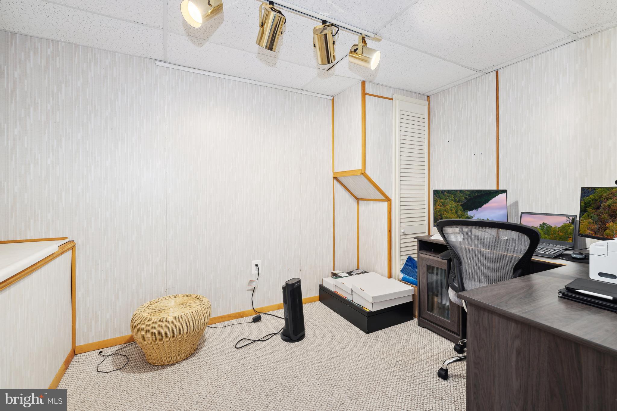 SENECA WHETSTONE - Residential