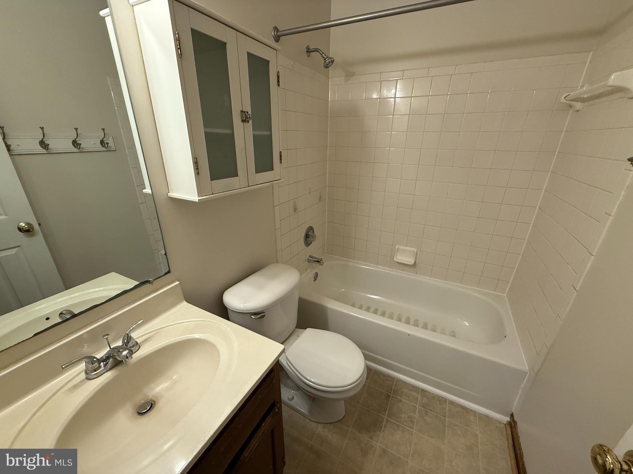 LEAVELLS CROSSING - Residential Lease